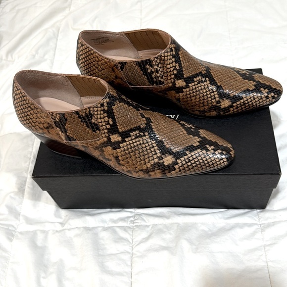 J.Crew Piper low ankle boots in snake-embossed Italian leather NEW SZ 9 - Picture 3 of 7